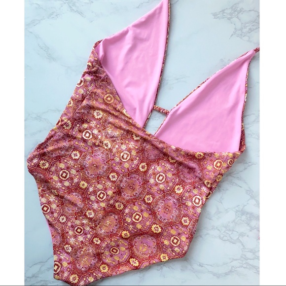 Frankie’s Bikinis Lily One Piece Swimsuit Isla L - Picture 4 of 7